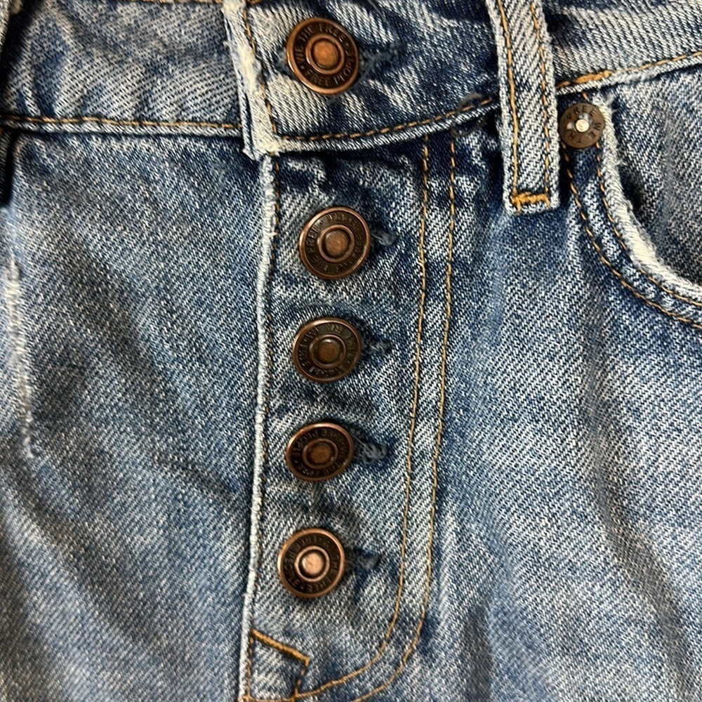 FREE PEOPLE BUTTON FLY DISTRESSED DEMIN JEAN MINI SKIRT - Picture 4 of 7
